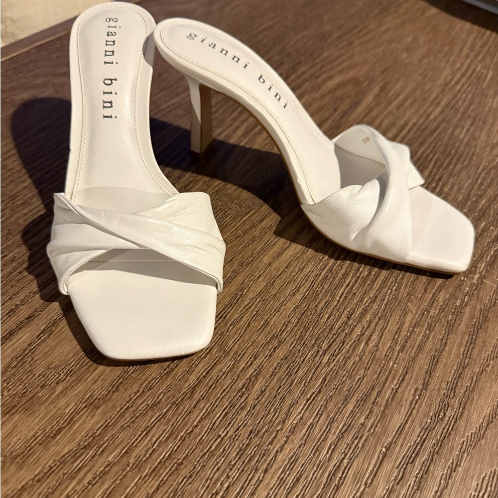 Gianni Bini White Heeled Shoes with Square Toe